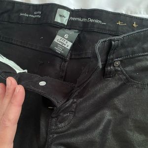 Mossimo shiny denim black jeans. Size 6.